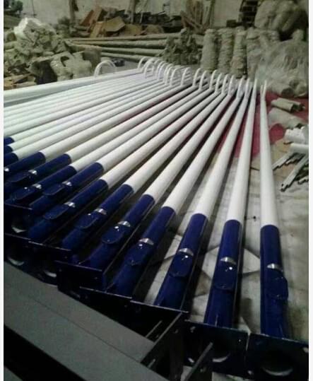 華可太陽(yáng)能路燈車(chē)間趕貨