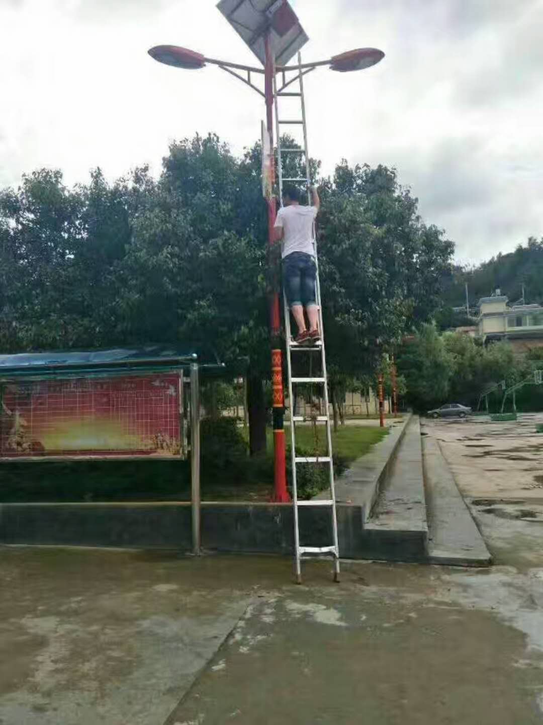 民族特色太陽(yáng)能路燈 民族特色太陽(yáng)能路燈