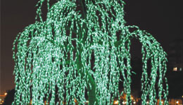 太陽(yáng)能景觀(guān)燈有何優(yōu)點(diǎn) 華可路燈告訴你