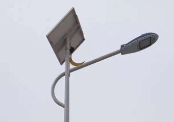 華可led太陽(yáng)能路燈點(diǎn)亮新農村幸福生活