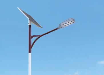 選擇優(yōu)質(zhì)太陽(yáng)能路燈廠(chǎng)家從哪幾方面入手？