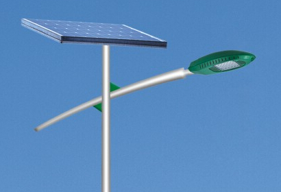 太陽(yáng)能路燈廠(chǎng)家應該積極融入市場(chǎng)。