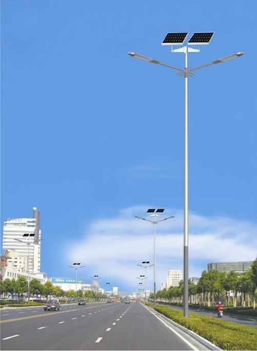 新聞：太陽(yáng)能路燈是由哪幾個(gè)部分組成、它的用途?