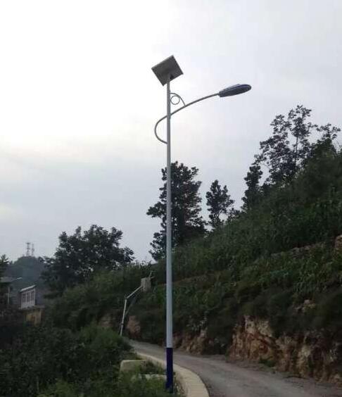 湖南安化縣農村太陽(yáng)能路燈亮化農村工程案例